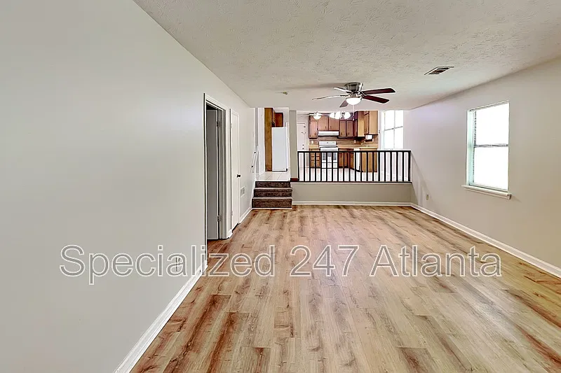 3 bed, 2.0 bath, 1606 sqft, $1,695 — Photo 4