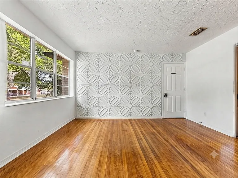 13 E Magnolia St — Photo 23