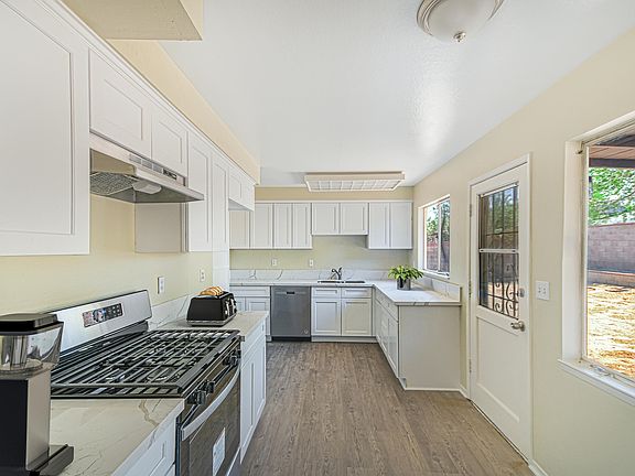 5th image of 1050 W Avenue J9