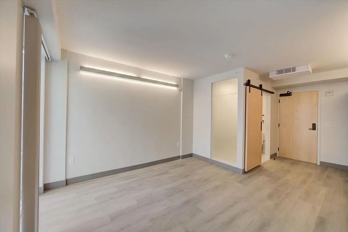 145 Leavenworth St — Photo 4