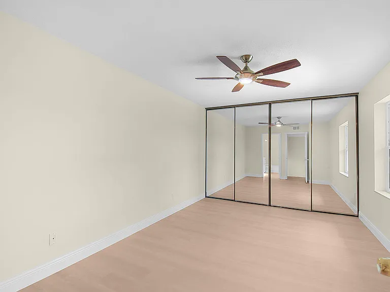 2442 SW Danbury Ln — Photo 23
