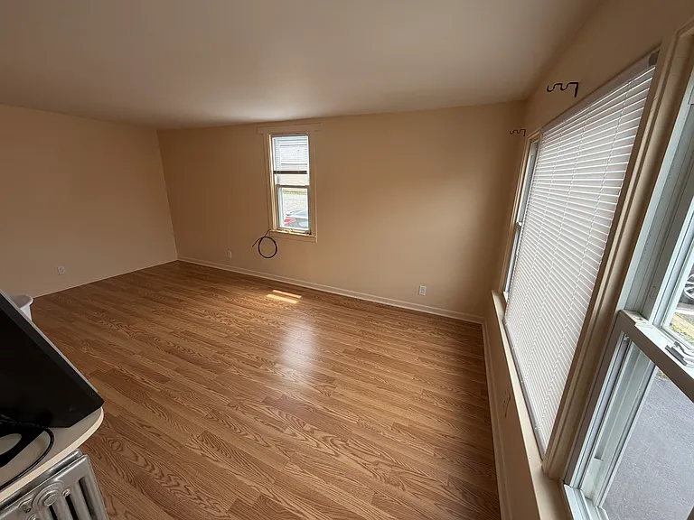 21 College St #3 — Photo 9