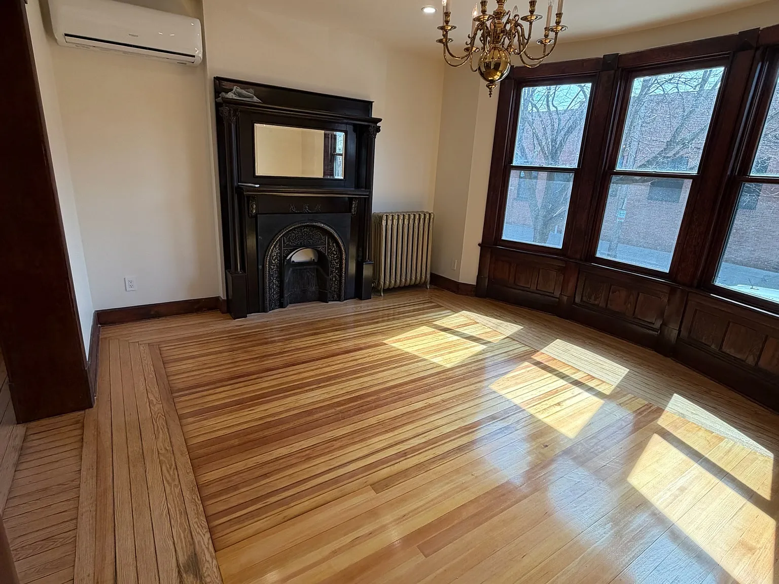 3 bed, 1300 sqft, $2,100 — Photo 4