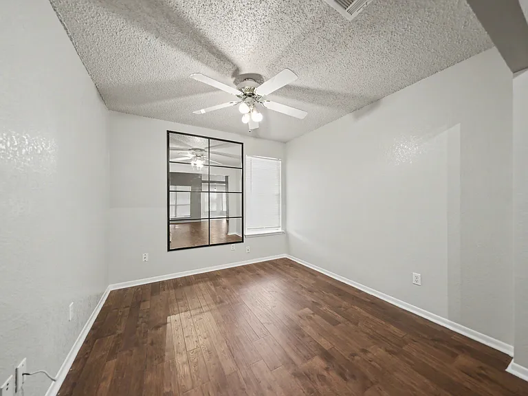1702 Clairidge Ave — Photo 31