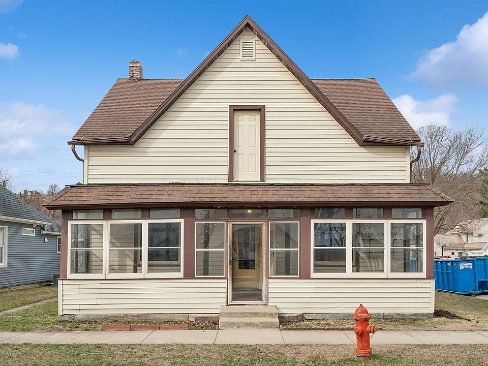1st image of 332 N 1st St
