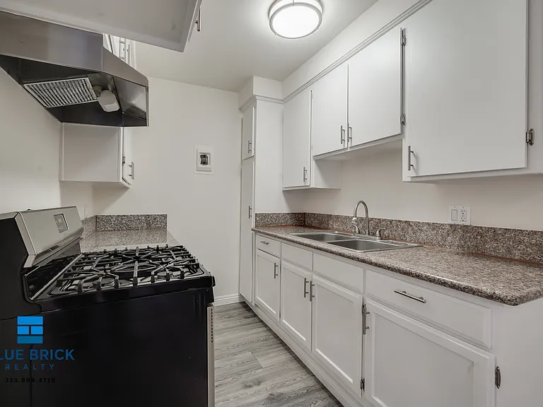 1145 Elden Ave #5 — Photo 7