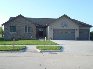 1731 E 15th St, York, NE 68467