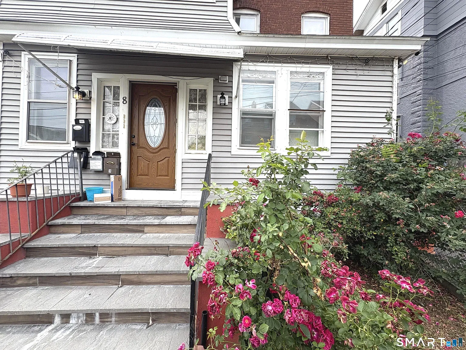 3 bed, 1.0 bath, 1232 sqft, $2,000 — Photo 2