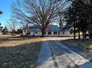 1211 13th Rd, Burlington, KS 66839