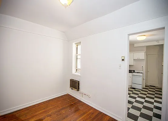 Rented by Warburg | media 6