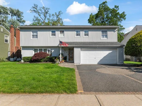 2406 Kayron Lane, North Bellmore, NY 11710