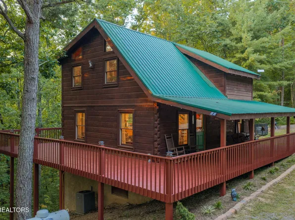 4224 Chamberlain Ln, Sevierville, TN 37862