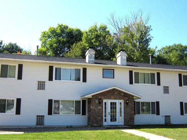 Kimberly Square, 3525-3545 Eastern Ave NE, Cedar Rapids, IA 52402