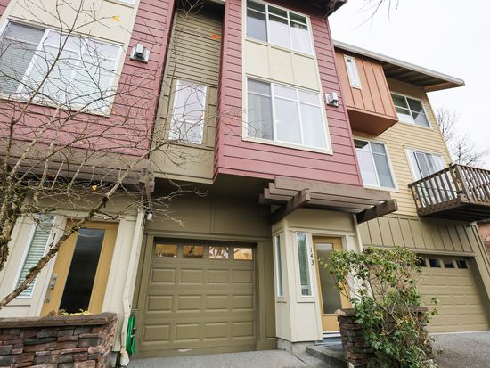 143 Sky Ridge Rd NW #102, Issaquah, WA 98027