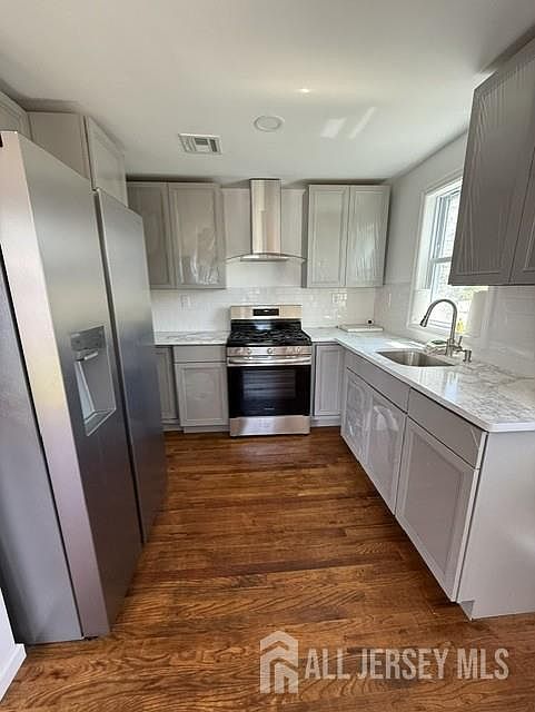 1st image of 716 Hommann Ave