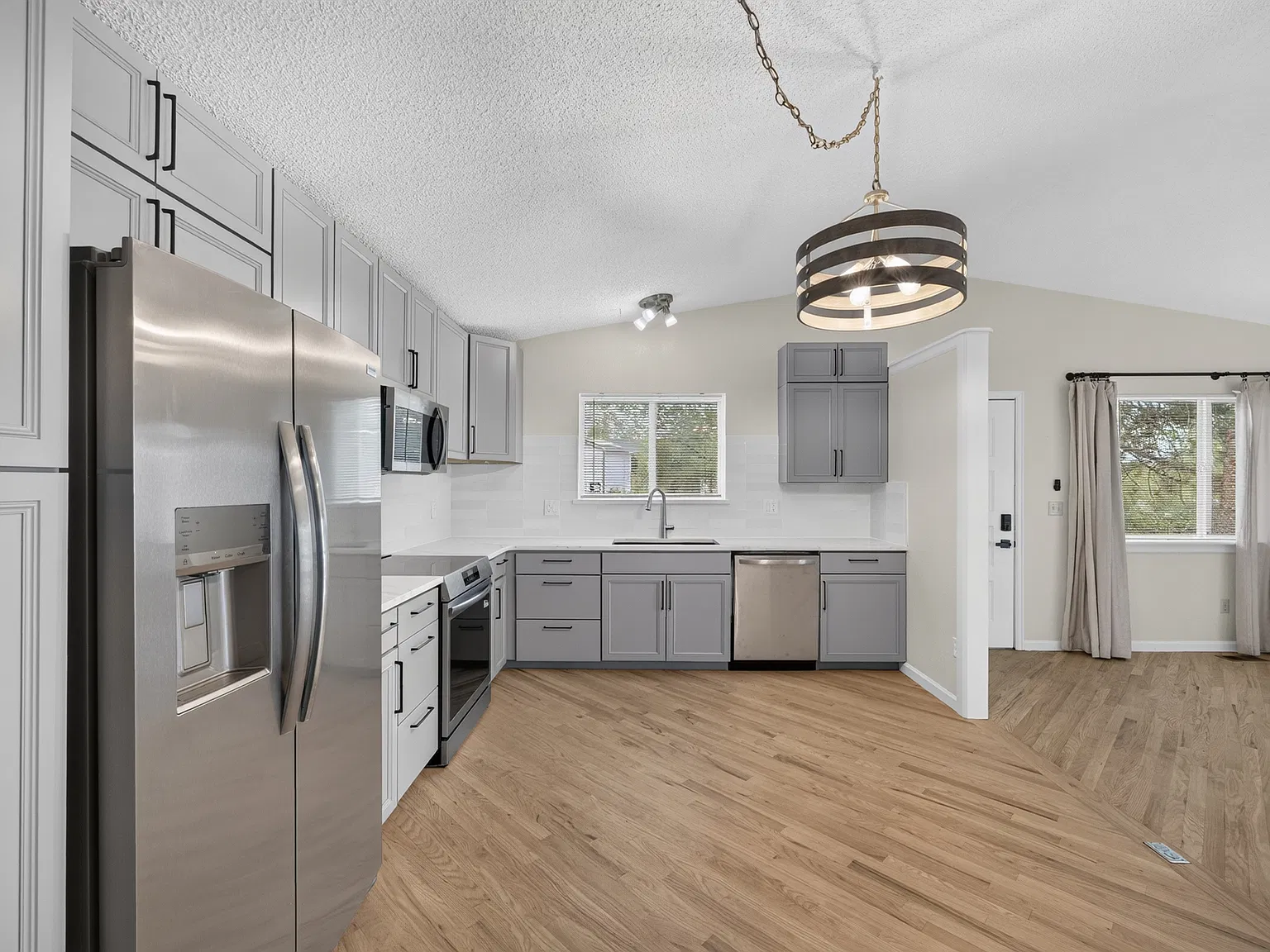 3 bed, 1750 sqft, $2,300 — Photo 3