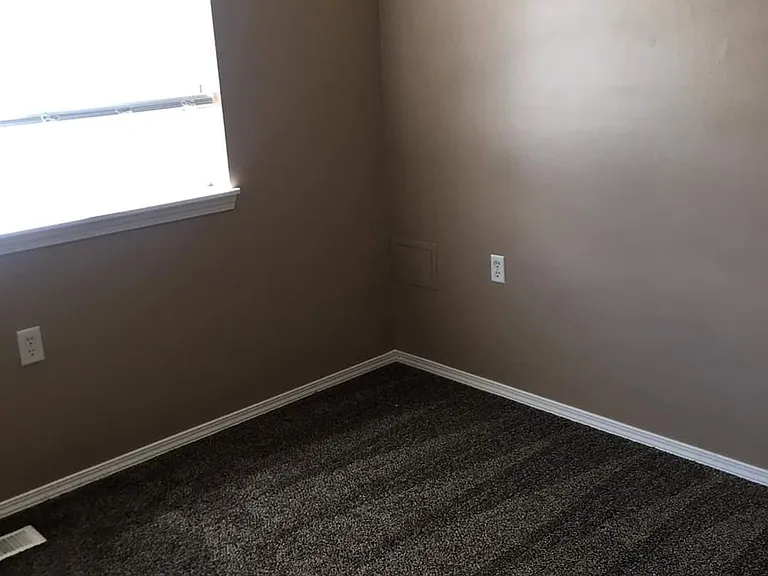 349 Morningside Dr #4 — Photo 7