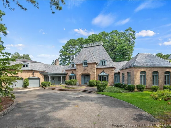 1115 Offshore Dr, Fayetteville, NC 28305