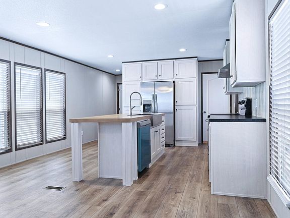 4th image of 289 Silver Peak Dr #302