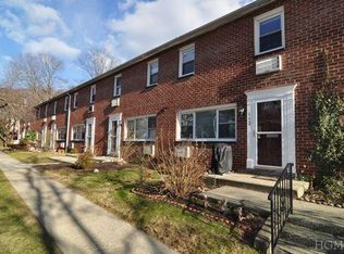 112 Charter Cir, Ossining, NY 10562