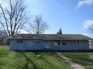 220 W Taylorville Rd, Taylorville, IL 62568