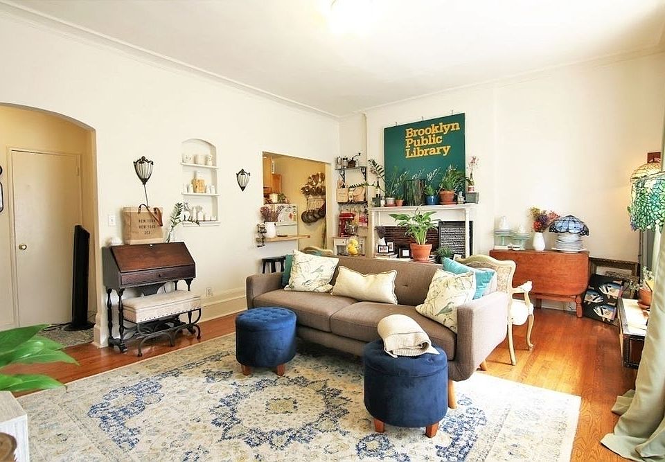 1st image of 337 W 76th St APT 1d