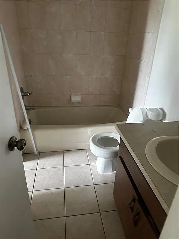 2 bed, 1.5 bath, 1186 sqft, $1,200 — Photo 3