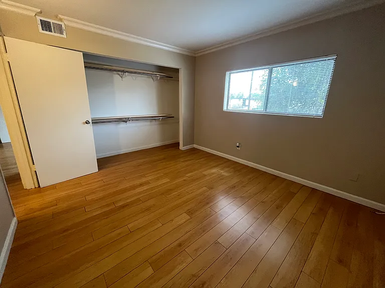14157 Vanowen St #101 — Photo 10