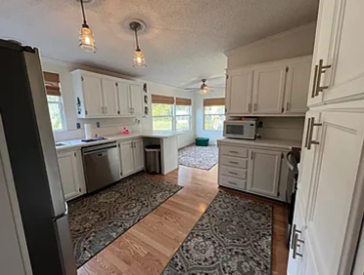 Deluxe Foxwood Farms Manufactored Home on Extra Large Lot — Photo 1