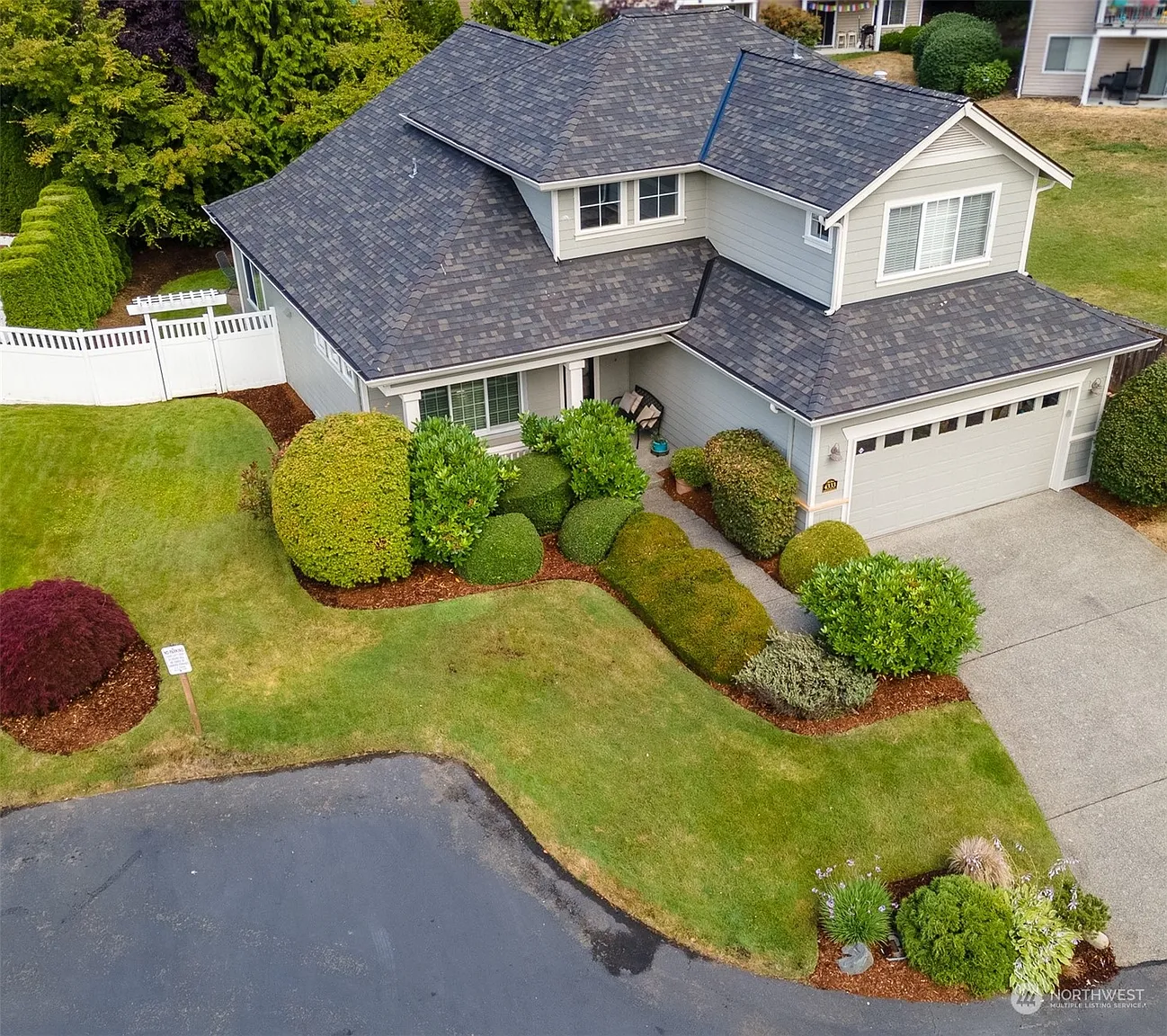 4333 Fairwood Boulevard NE photo 1