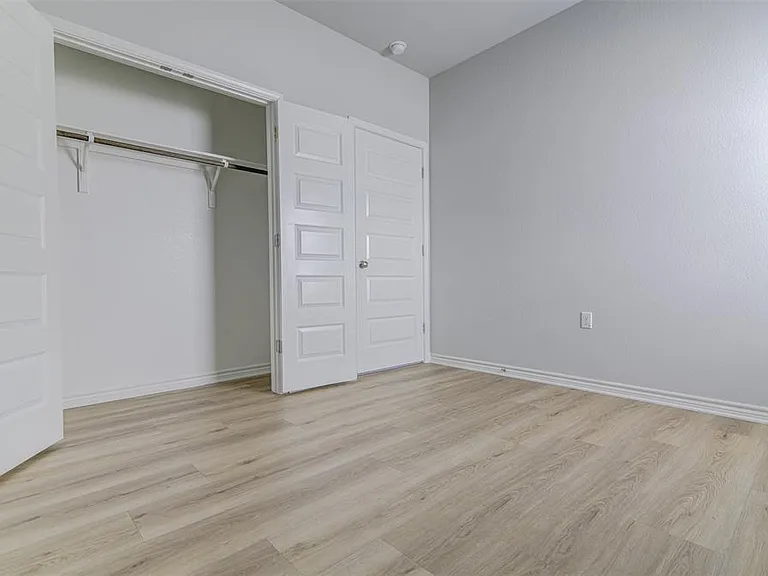 1311 Hazelton Cv — Photo 16