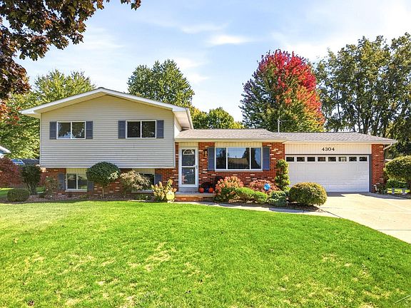 2nd image of 4304 Meadowbrook Dr