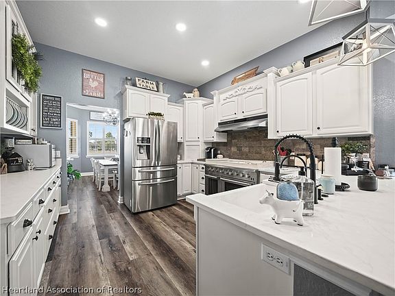 5th image of 423 9th St NE