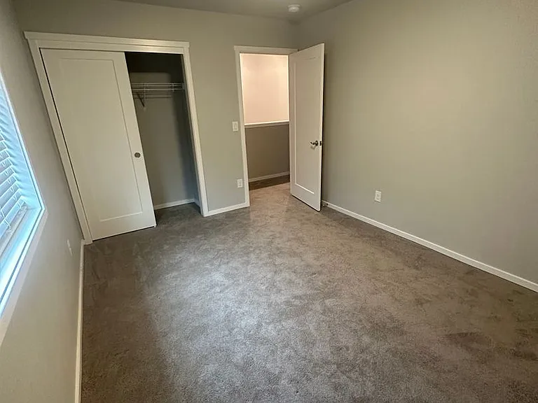 1818 NE 138th Ave — Photo 15