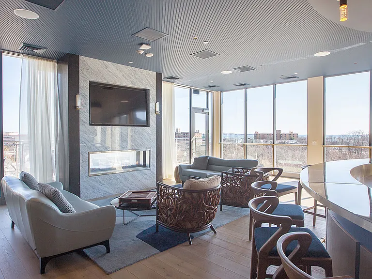 One Beachmont — Photo 32