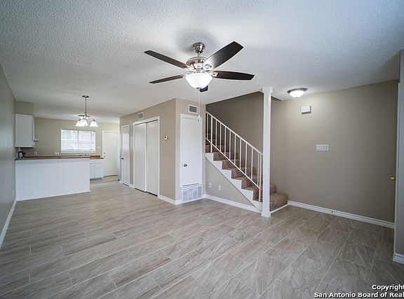 5th image of 230 E Wright Blvd #4