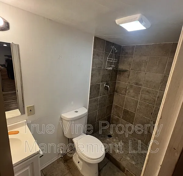 1202 Division Ave — Photo 6