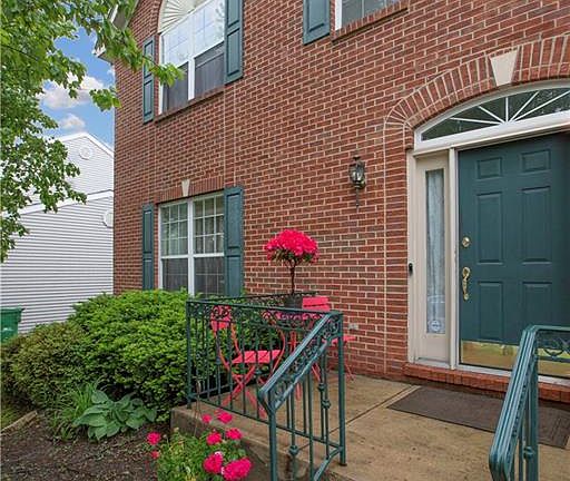 2nd image of 4305 Limerick Ln