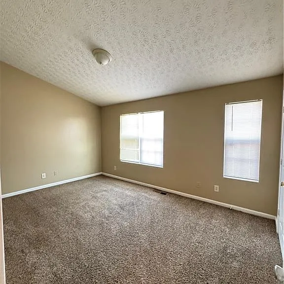 5869 Strathmoor Manor Cir — Photo 10