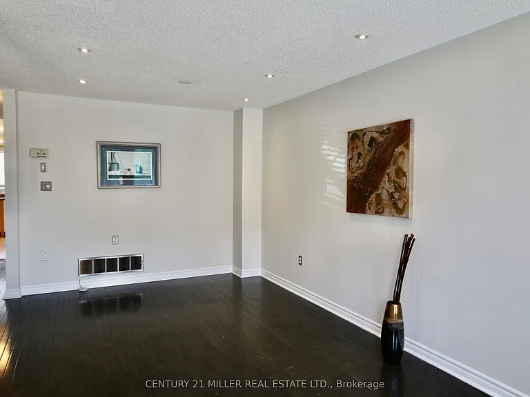 5530 Glen Erin Dr #140 — Photo 5