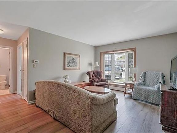 5th image of 13 Palmer Ct