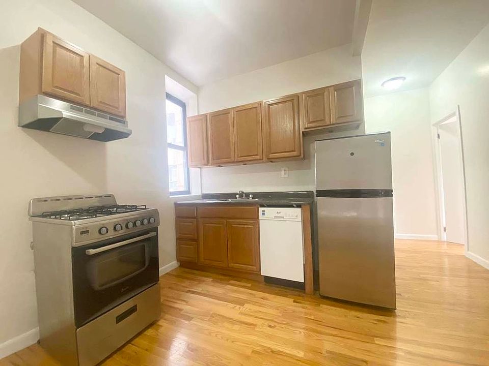 1st image of 3441 Broadway #37