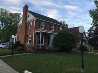 22590 Edgecliff Dr, Euclid, OH 44123