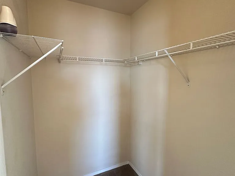 4816 Manitoba Ct NE — Photo 10