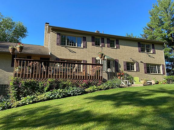 2nd image of 3333 Country Club Dr
