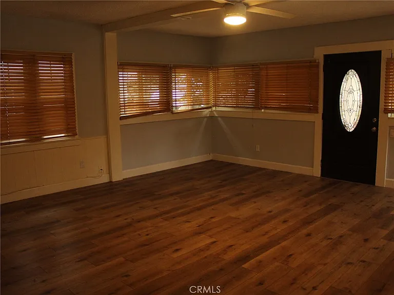 705 Brookside Ln — Photo 2