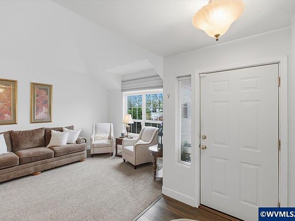 3rd image of 1562 Beaver Ct SW