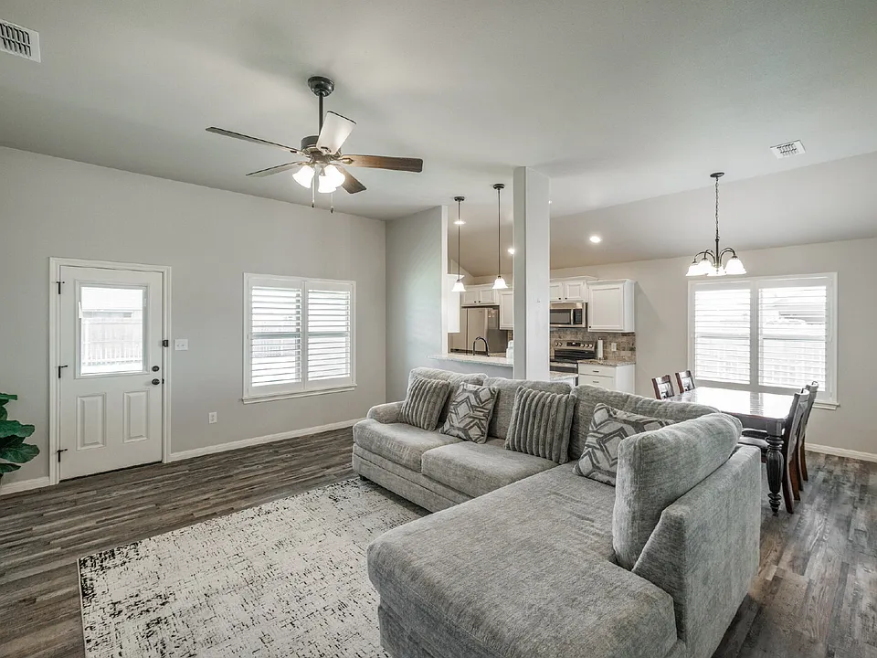 1839 Sweetwater Ln