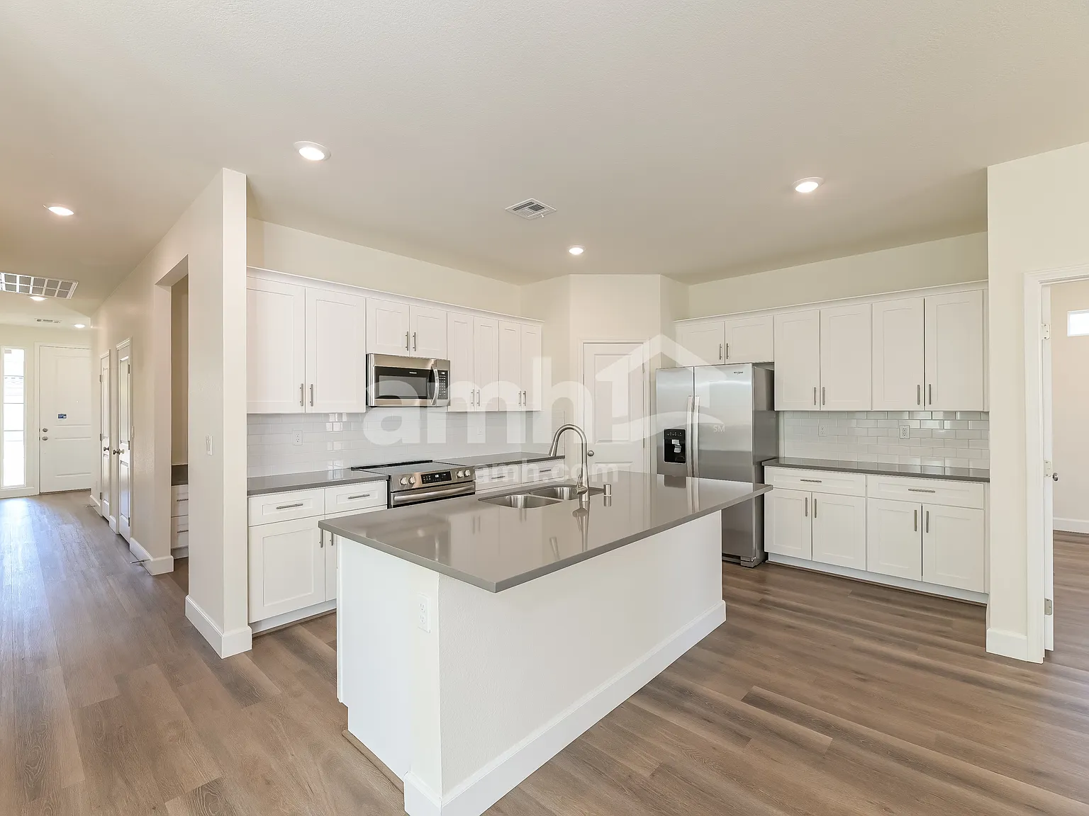 3 bed, 2.0 bath, 1746 sqft, $2,280 — Photo 3