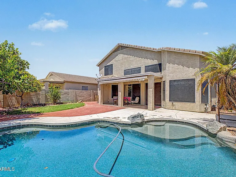 1015 E Irma Ln — Photo 45
